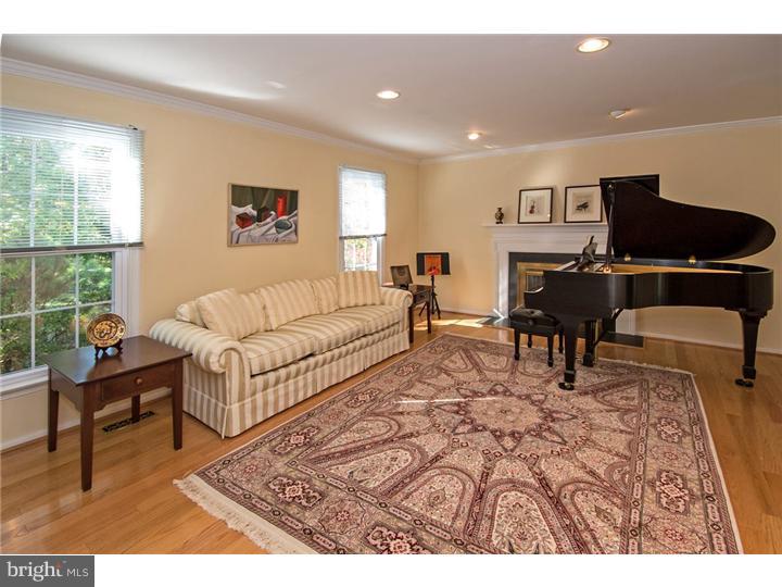 9 Gate View Lane Wayne, PA 19087 - Photo 8 of 25 Living Room