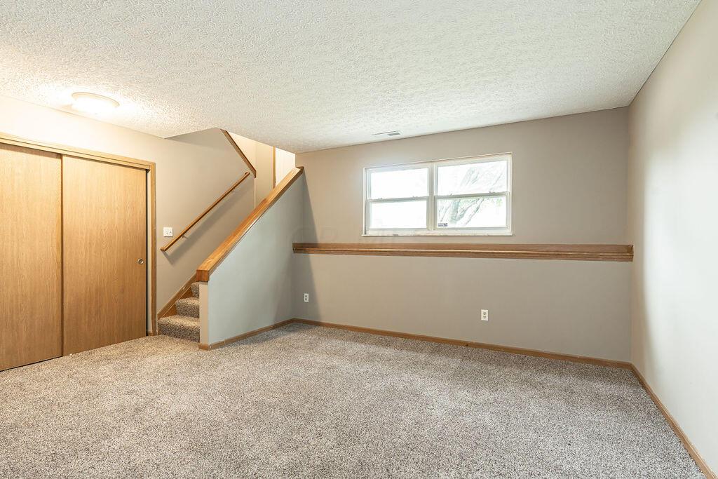 2731 Raphael Drive Columbus, OH 43232 - Photo 3 of 18 R1 (3)