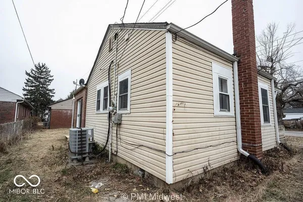 $999 | 1829 East 49th Street, Indianapolis, IN 46205
