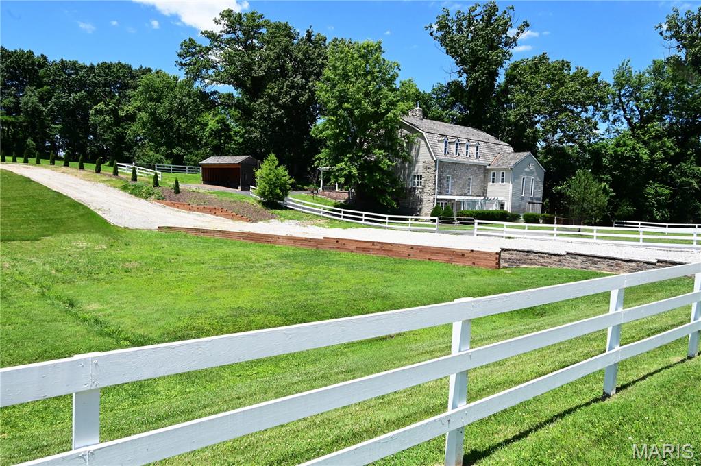 63 South Woods Mill Road Chesterfield, MO 63017 - Photo 14 of 15