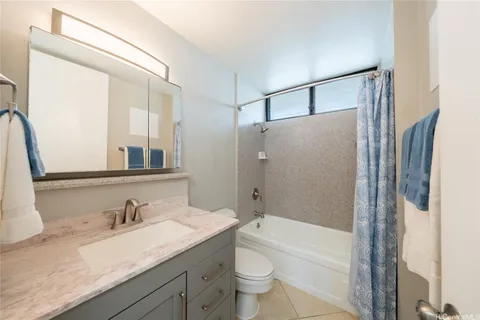 $322,000 | 1561 Pensacola Street, Unit 704, Honolulu, HI 96822