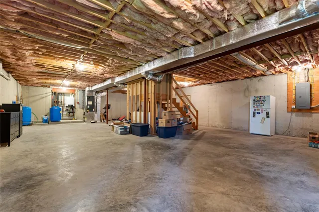 a view of a house with a big yard