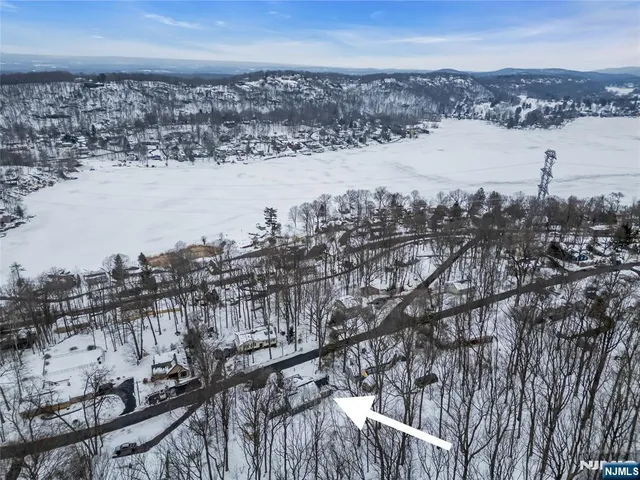 $399,900 | 165 Glenside Trail, Sparta, NJ 07871