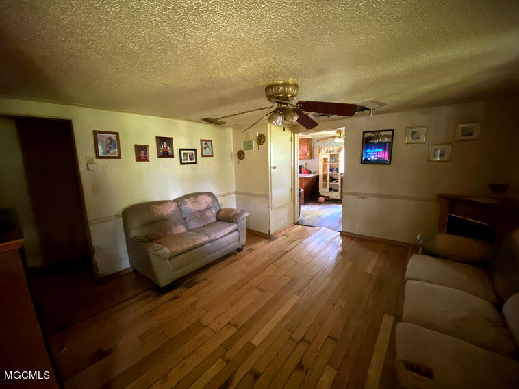 6100 Quave Road Vancleave, MS 39565 - Photo 4 of 17 03