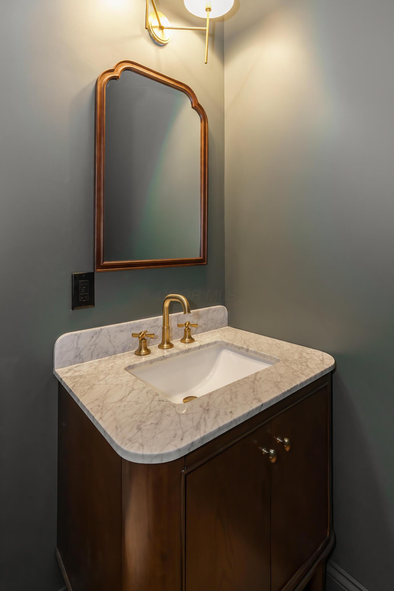 2681 Lane Road Columbus, OH 43220 - Photo 15 of 88 First Floor Half Bathroom