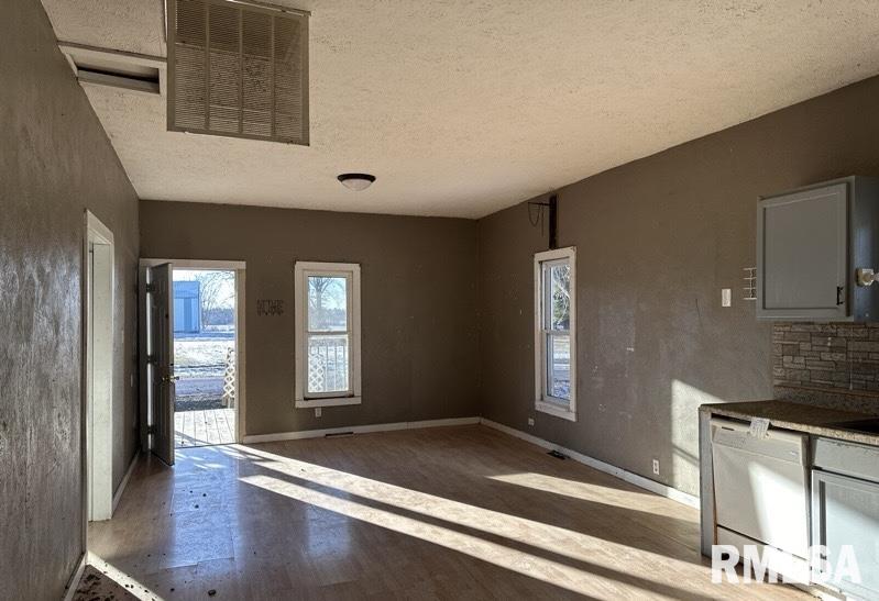 208 Washington Street Hurst, IL 62949 - Photo 9 of 20