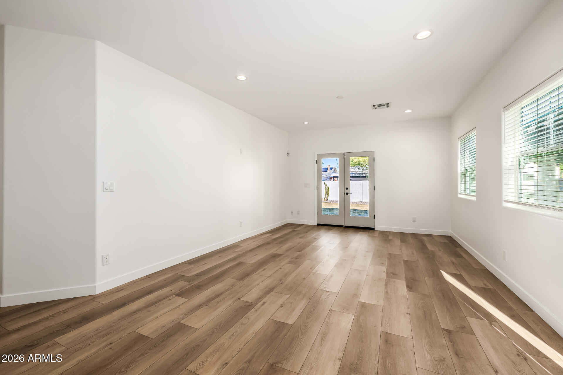 938 East Coronado Road Phoenix, AZ 85006 - Photo 11 of 34 13 - Coronado