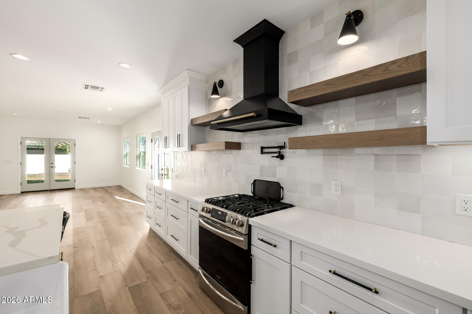 938 East Coronado Road Phoenix, AZ 85006 - Photo 5 of 34 19 - Coronado