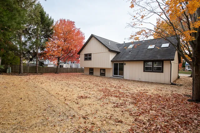 $415,000 | 2909 Vimy Ridge Drive, Joliet, IL 60435