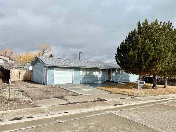 $319,900 | 905 Elk Street, Kemmerer, WY 83101