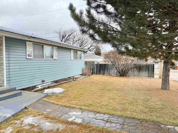 $319,900 | 905 Elk Street, Kemmerer, WY 83101