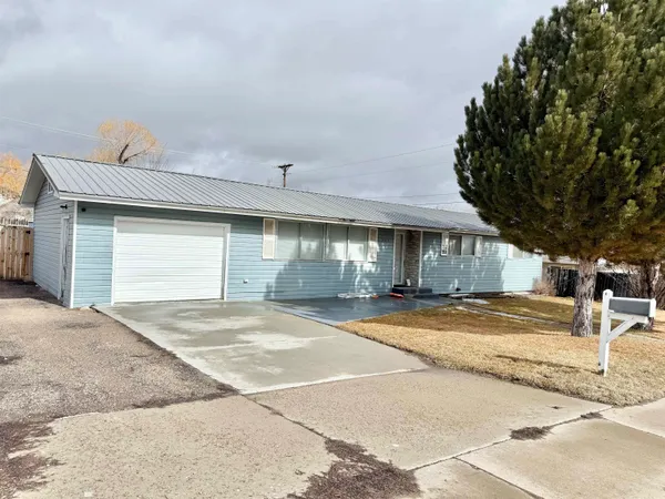 $319,900 | 905 Elk Street, Kemmerer, WY 83101