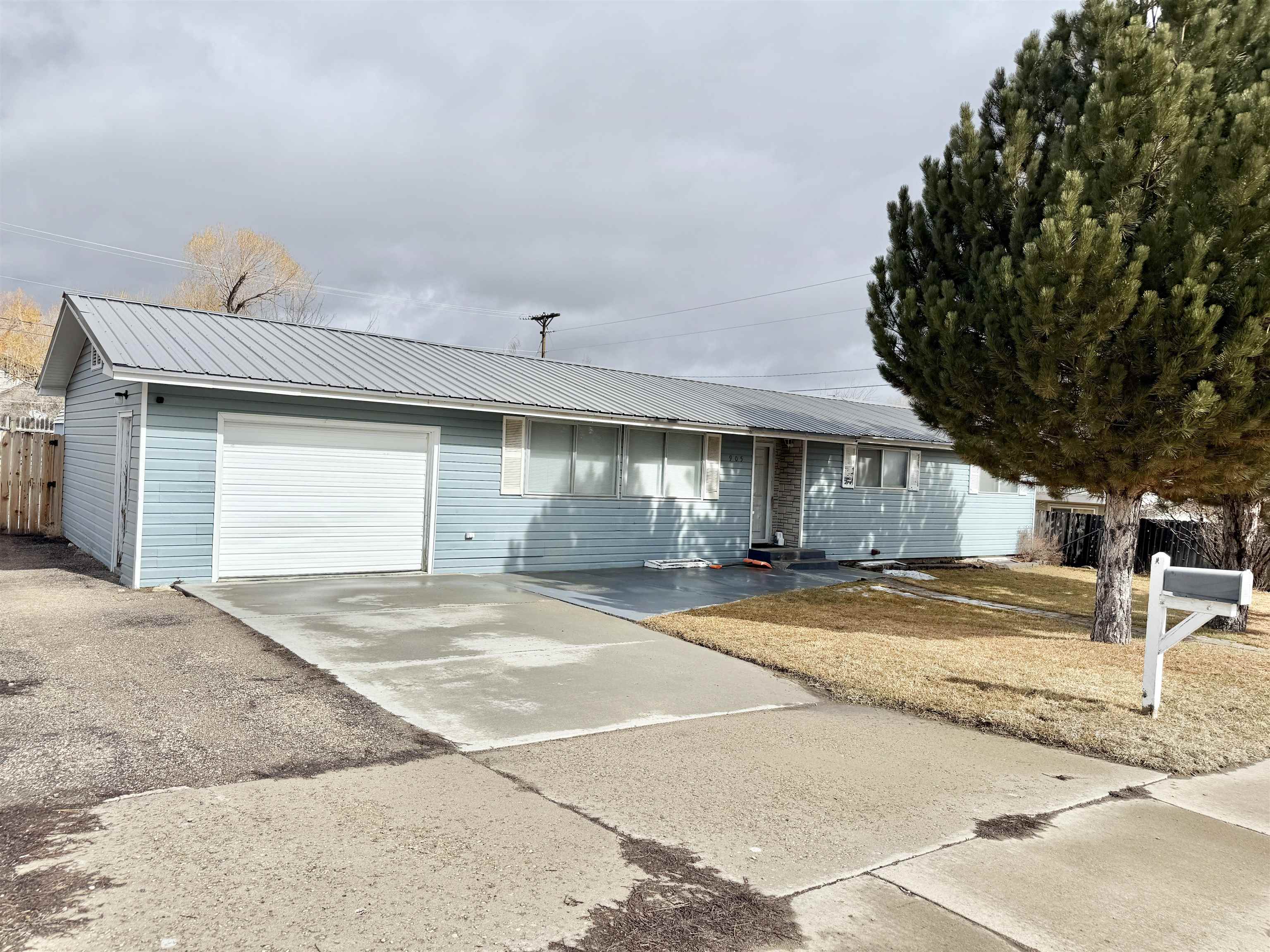 905 Elk Street Kemmerer, WY 83101 - Photo 6 of 40