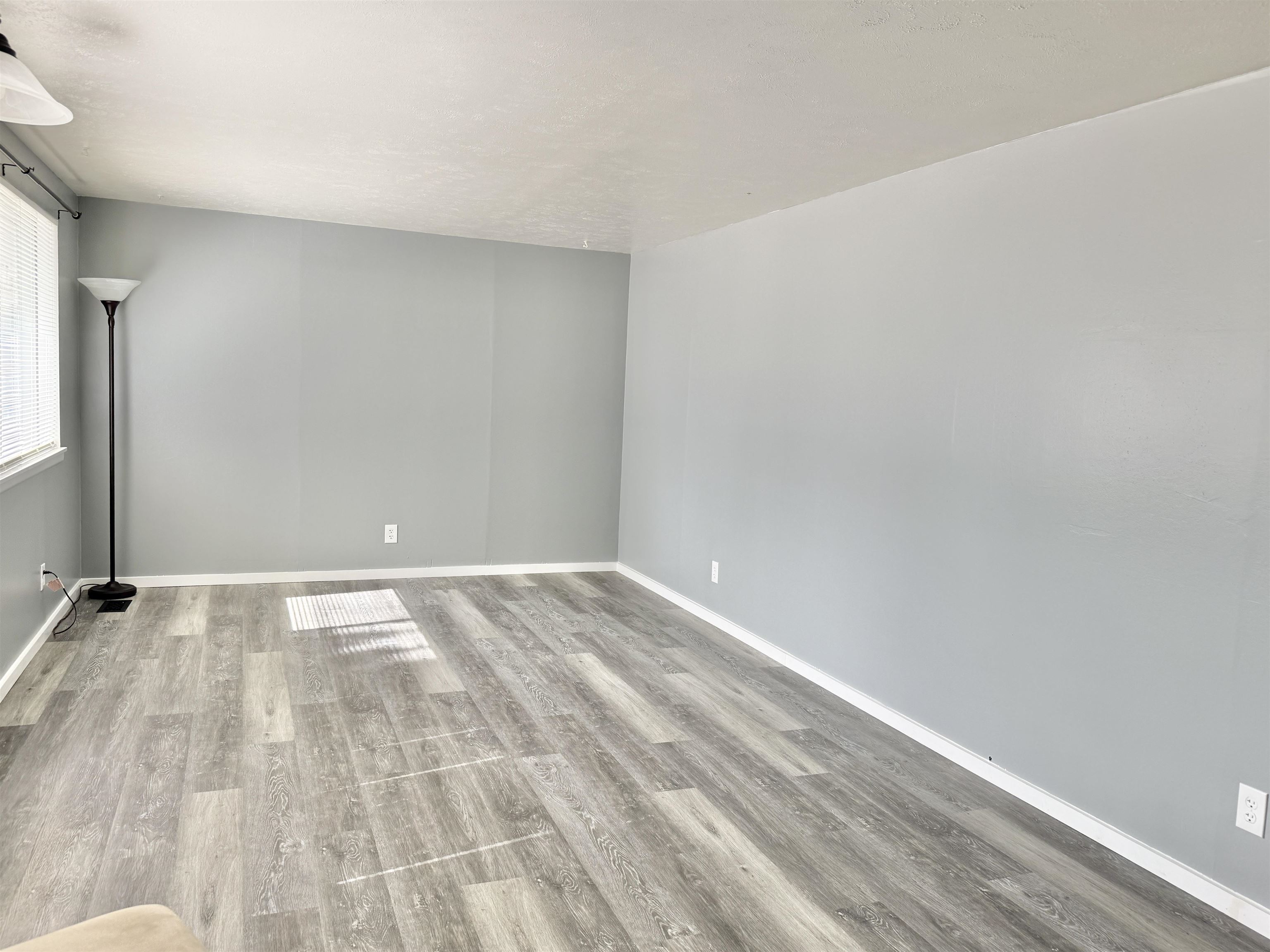 905 Elk Street Kemmerer, WY 83101 - Photo 8 of 40