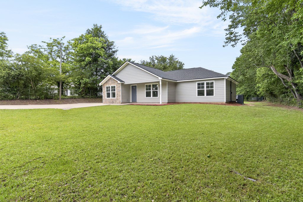 1048 Lee Road Phenix City, AL 36870 - Photo 2 of 35