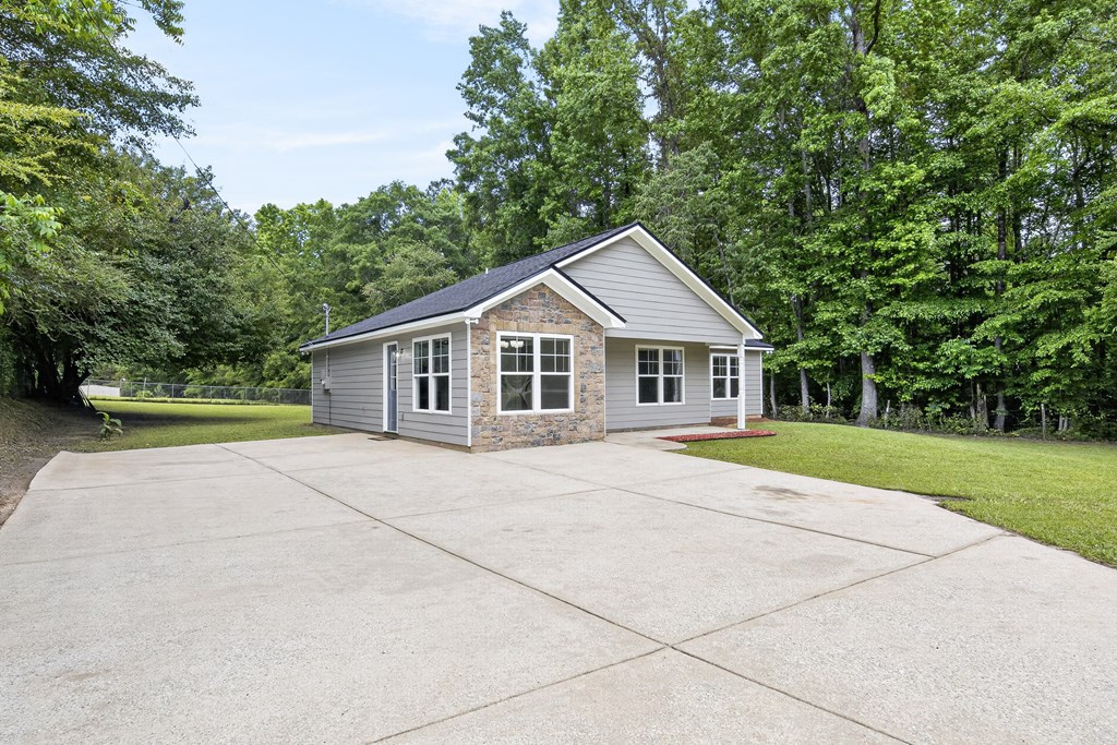 1048 Lee Road Phenix City, AL 36870 - Photo 5 of 35