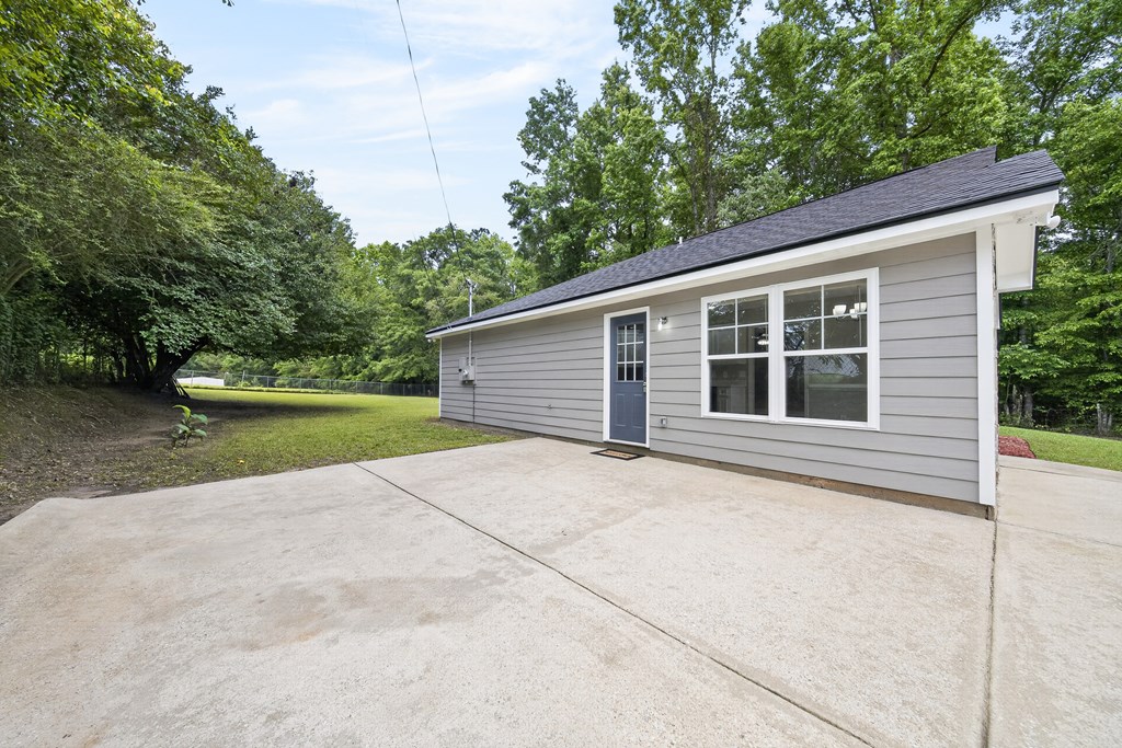1048 Lee Road Phenix City, AL 36870 - Photo 6 of 35