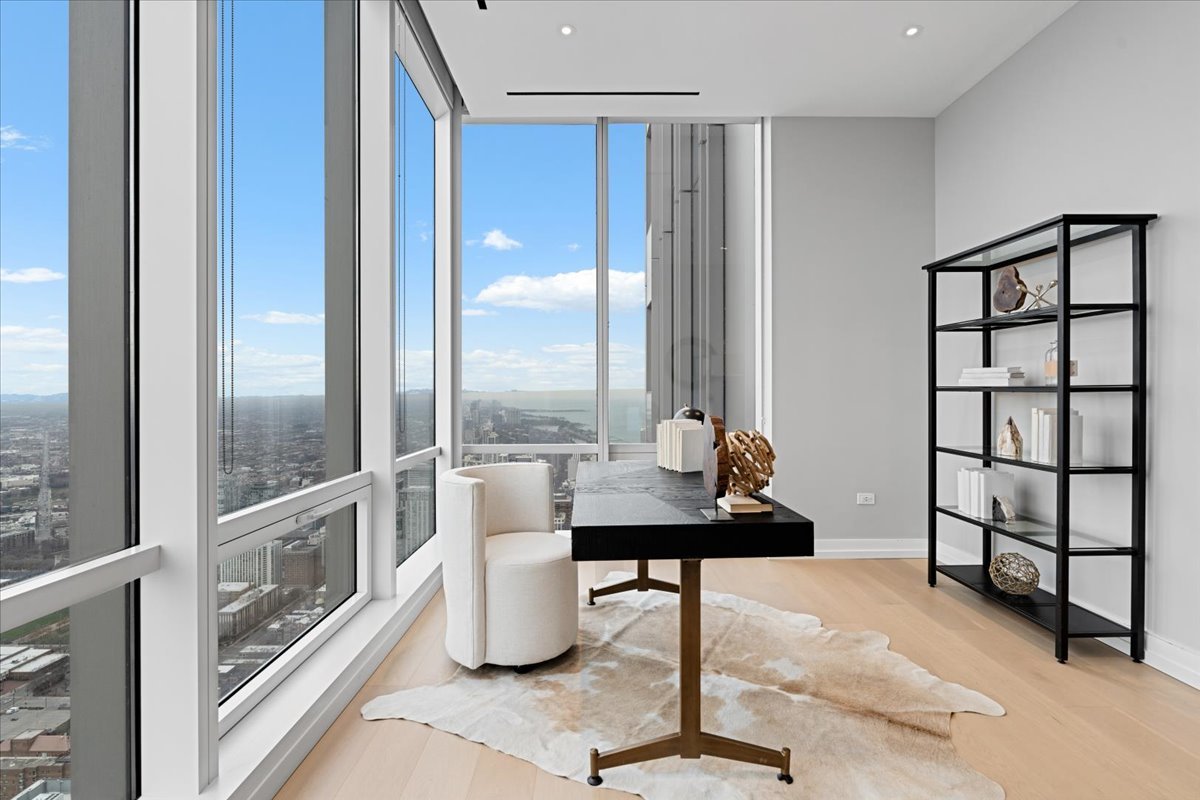 14 West Superior Street, Unit 6502 Chicago, IL 60654 - Photo 26 of 41