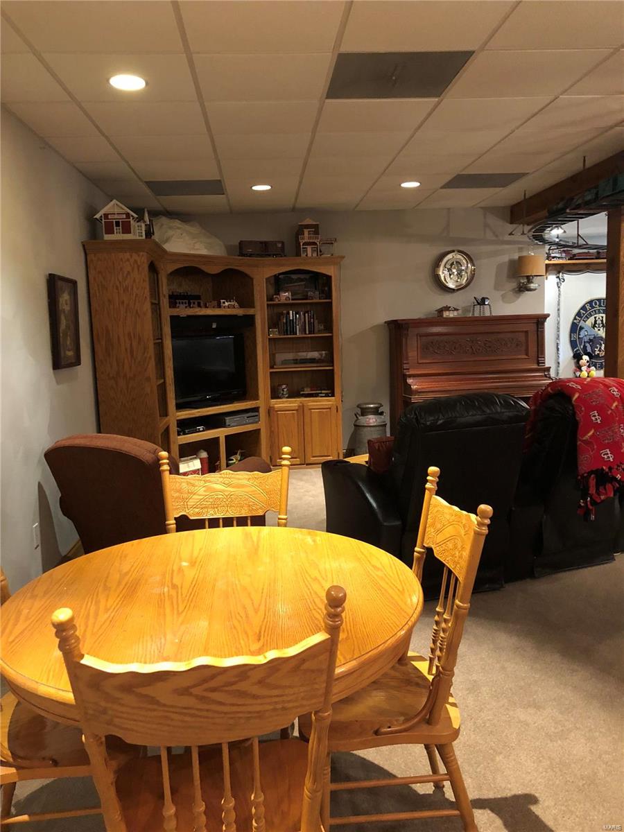 218 Hickory Ridge Belleville, IL 62223 - Photo 28 of 30 Gallery Image 28