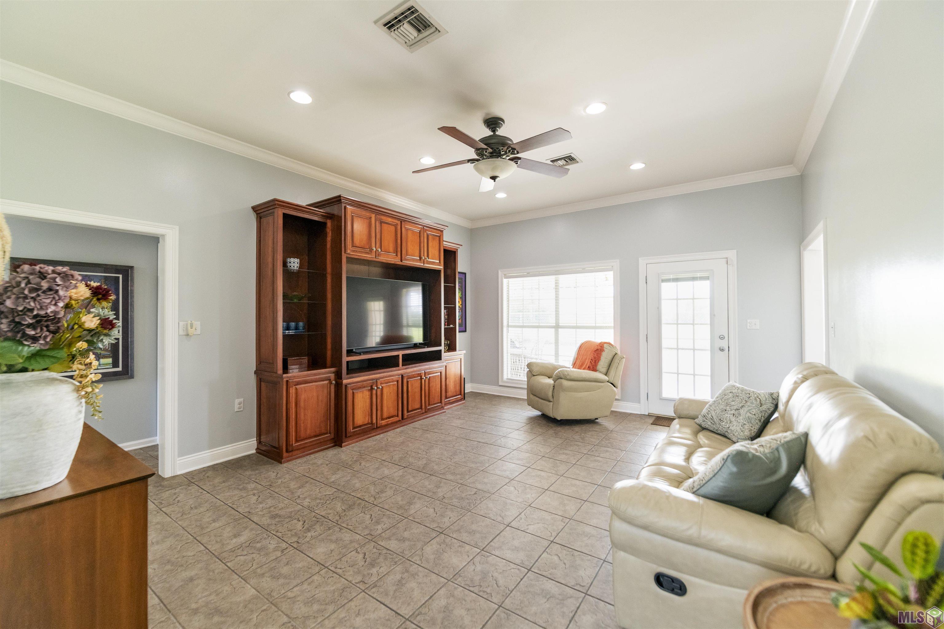 415 St Anthony Street Raceland, LA 70394 - Photo 3 of 25 Living Room