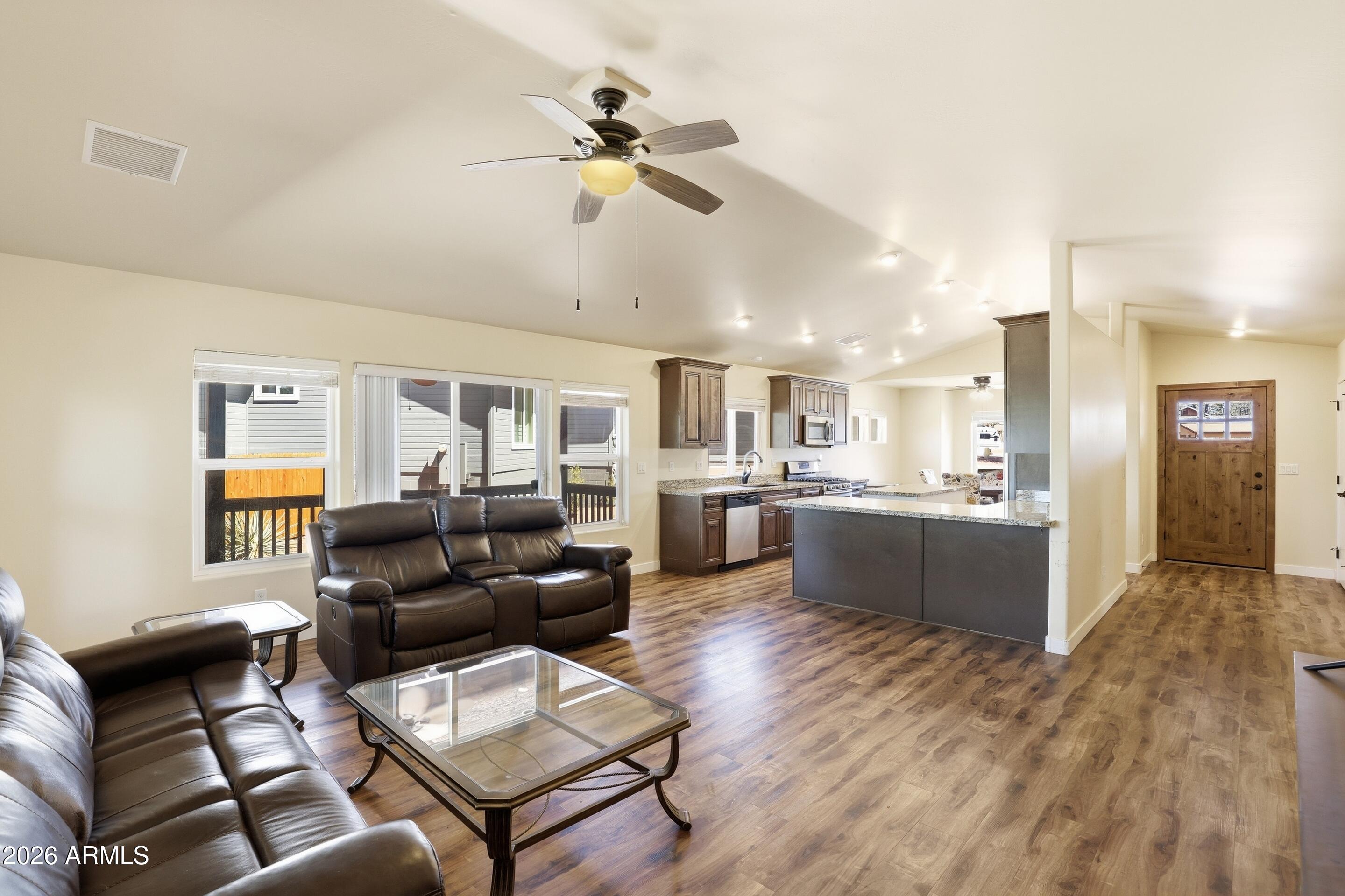 412 South Forest Ridge Court Payson, AZ 85541 - Photo 4 of 33 Living Room (2)