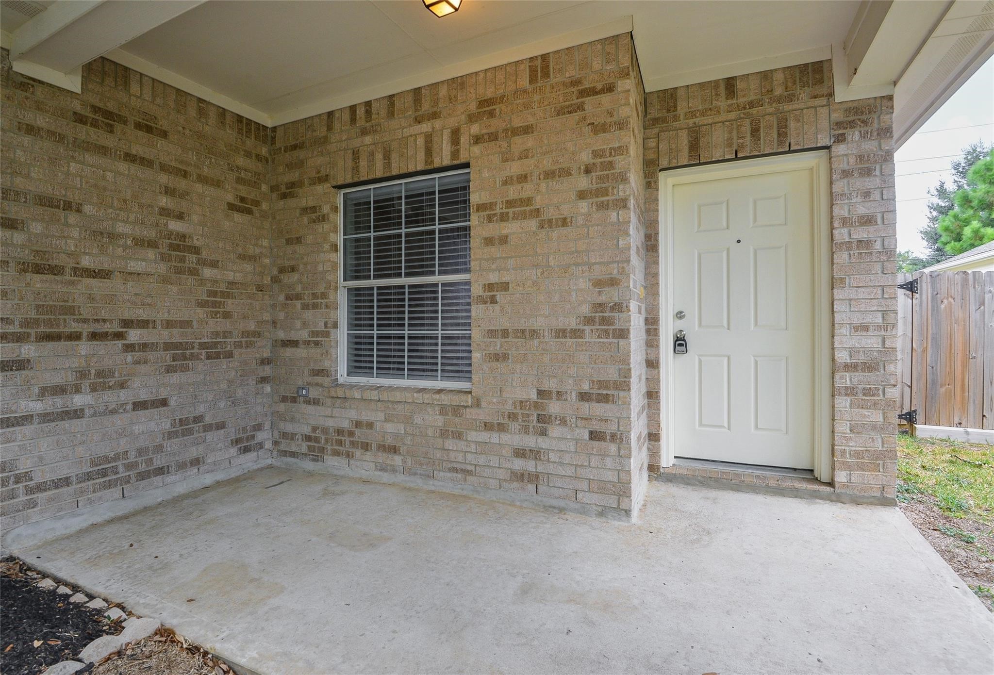 6627 Stonecross Creek Lane Katy, TX 77449 - Photo 4 of 30 a view of an empty room with a window