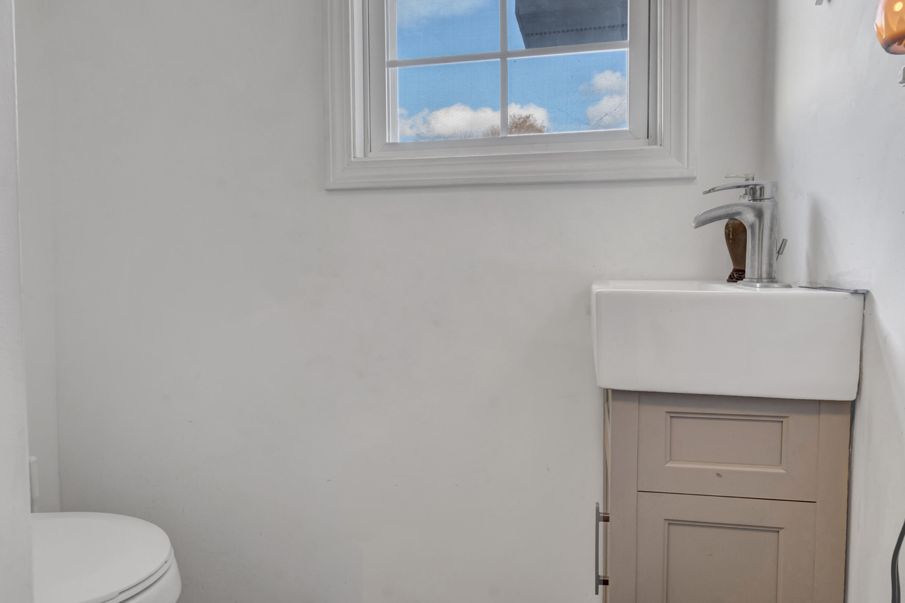 17 Reed Street Springvale, ME 04083 - Photo 11 of 60 Unit B