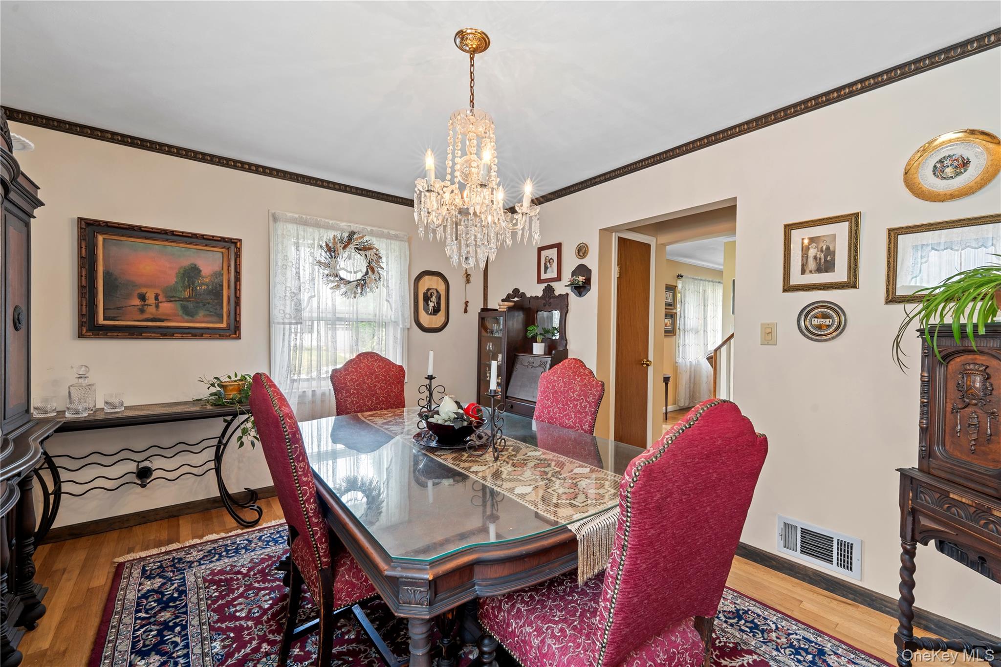 38 Hillvale Road Albertson, NY 11507 - Photo 11 of 30
