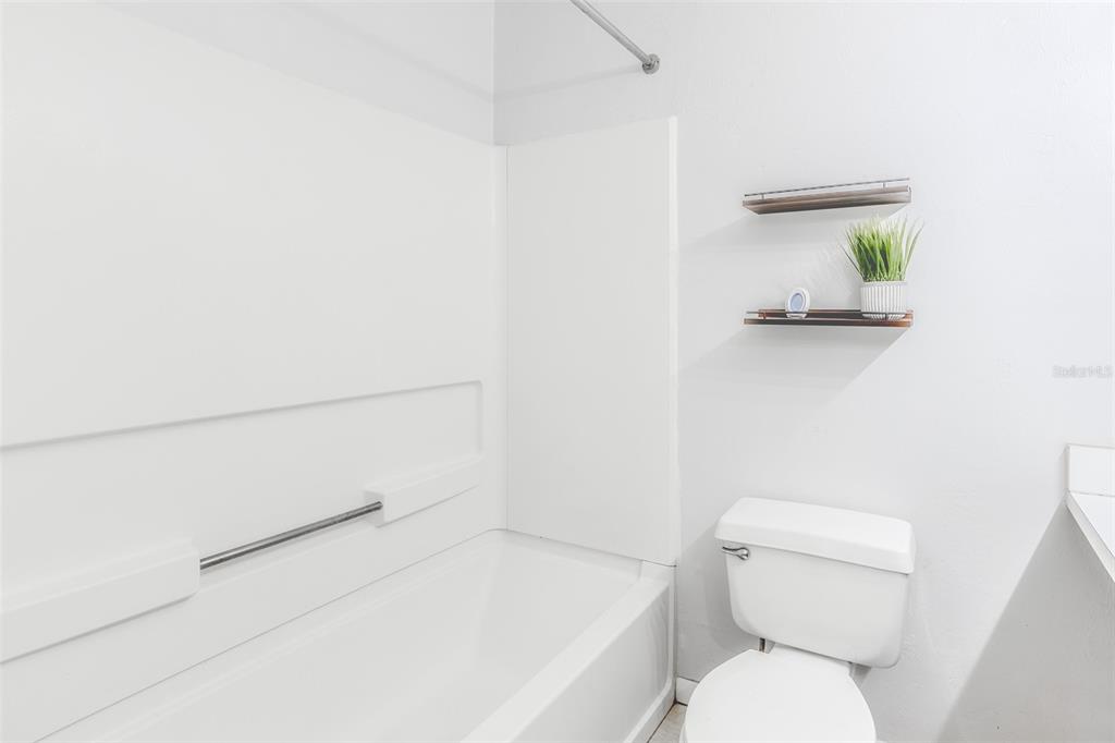 3800 Southwest 20th Avenue, Unit 206 Gainesville, FL 32607 - Photo 13 of 18