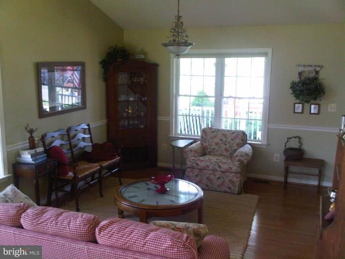230 Gay Road Warrenton, VA 20186 - Photo 4 of 9 Living Room
