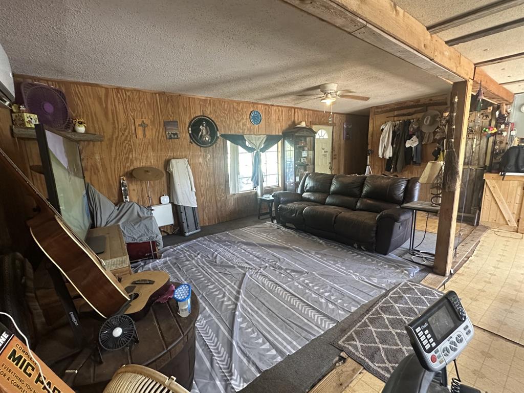 118 Rommel Court Springtown, TX 76082 - Photo 5 of 17