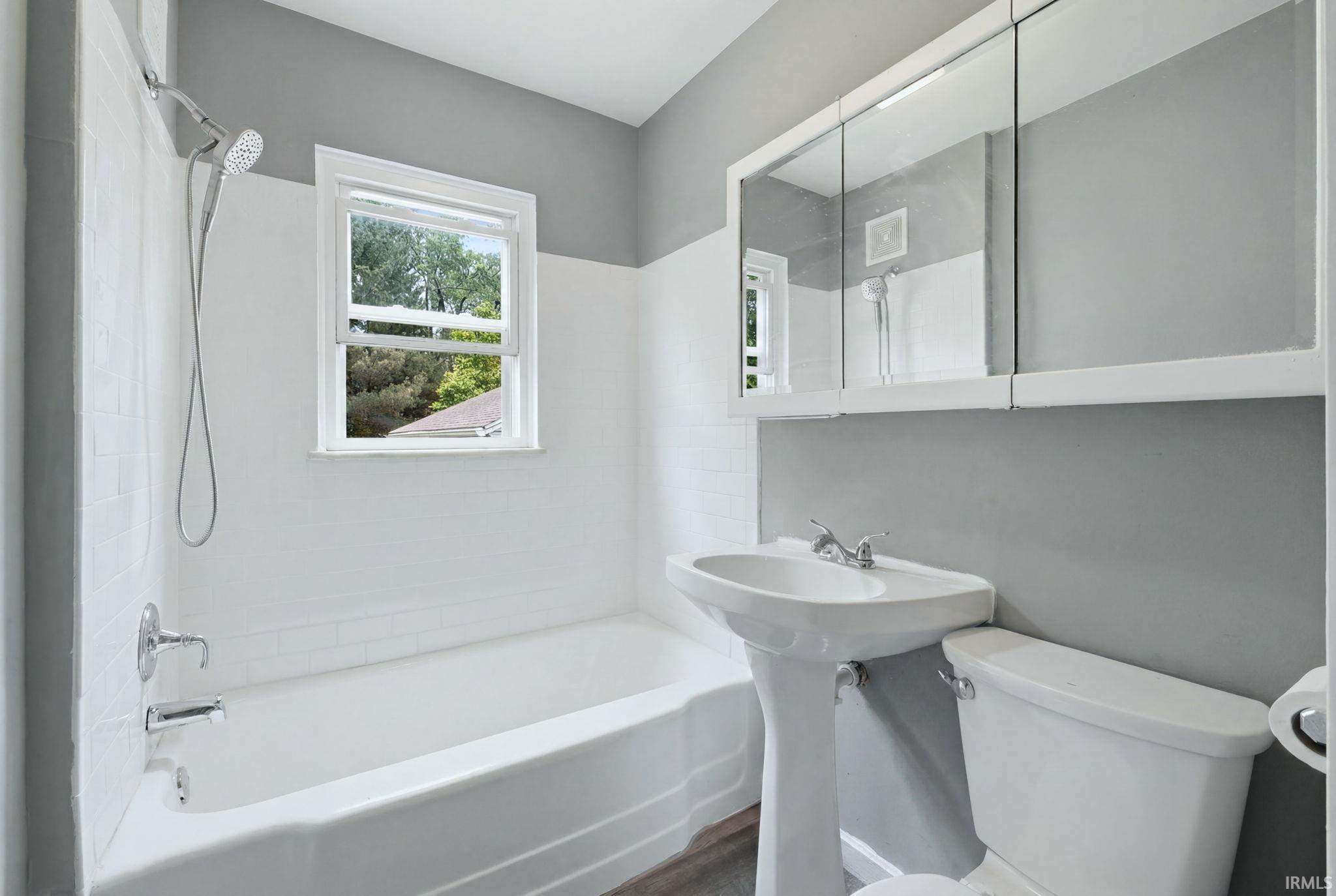 215 Hartzell Road New Haven, IN 46774 - Photo 13 of 24
