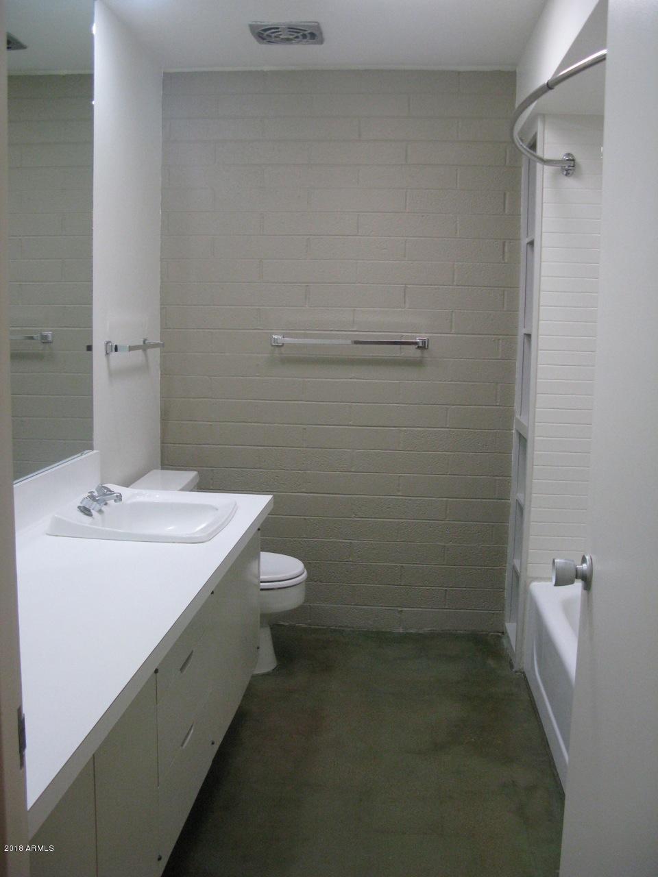 4402 North 28th Street, Unit 2 Phoenix, AZ 85016 - Photo 15 of 20 AZA_Images_CaseStudyApt_Triad3_07