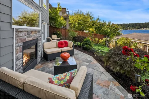 a view of a terrace with sky view