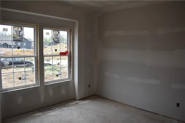 $499,900 | 623 East 13th Street, Kearney, MO 64060