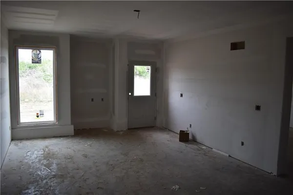 $499,900 | 623 East 13th Street, Kearney, MO 64060