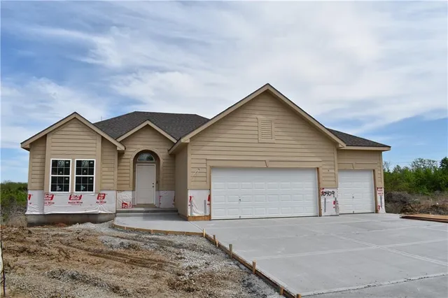 $499,900 | 623 East 13th Street, Kearney, MO 64060