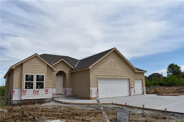 $499,900 | 623 East 13th Street, Kearney, MO 64060