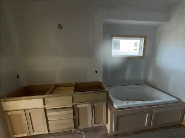 $499,900 | 623 East 13th Street, Kearney, MO 64060