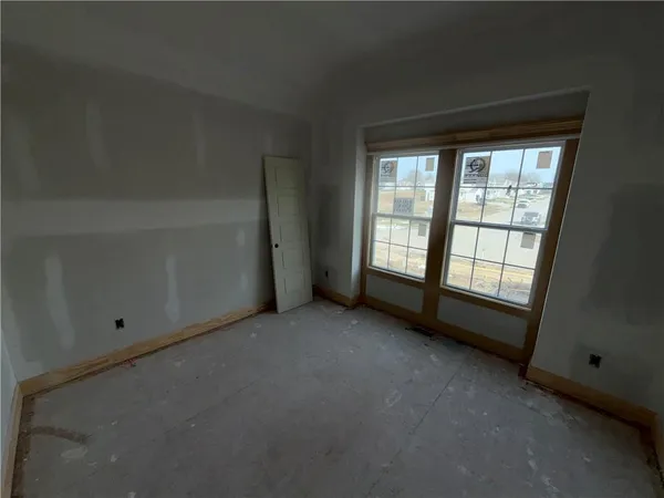 $499,900 | 623 East 13th Street, Kearney, MO 64060