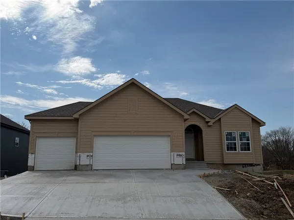 $499,900 | 623 East 13th Street, Kearney, MO 64060