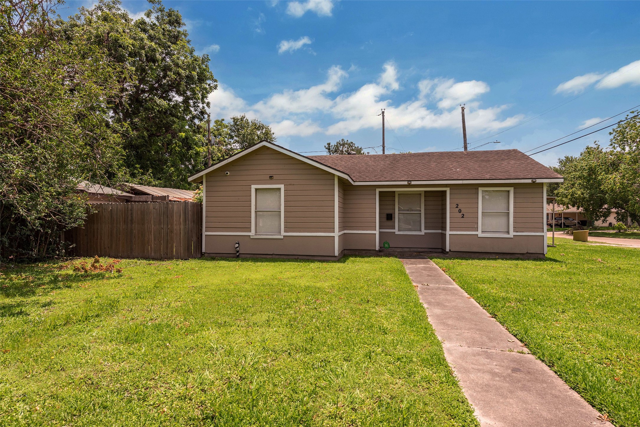 202 Norview Drive Houston, TX 77022 - Photo 1 of 24