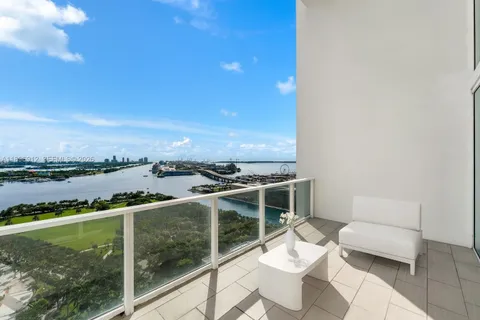 $1,450,000 | 1040 Biscayne Boulevard, Unit 2402, Miami, FL 33132