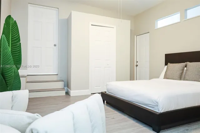 $5,000 | 2761 Southwest 33rd Avenue, Unit 1, Miami, FL 33133