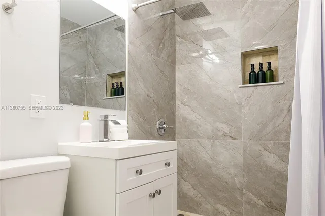 $5,000 | 2761 Southwest 33rd Avenue, Unit 1, Miami, FL 33133