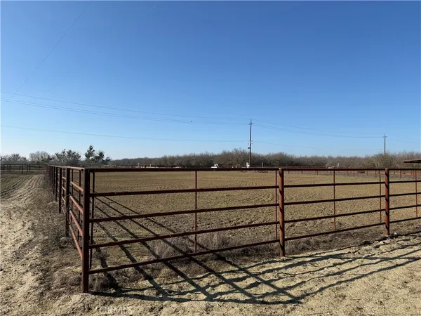 $869,000 | 25565 Road 13, Chowchilla, CA 93610