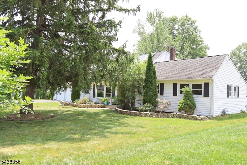 70 Knoll Road Parsippany, NJ 07054 - Photo 3 of 10