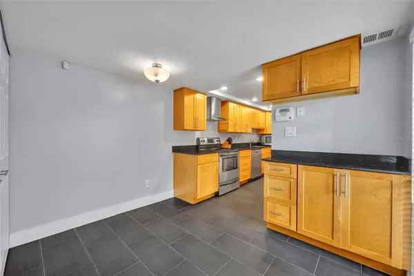 $279,900 | 5377 Vineland Road, Unit 1D, Orlando, FL 32811