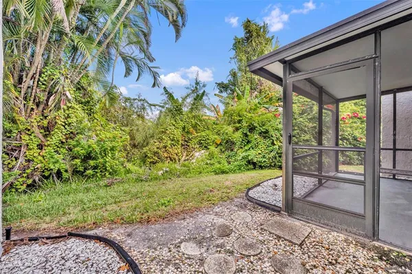 $279,900 | 5377 Vineland Road, Unit 1D, Orlando, FL 32811