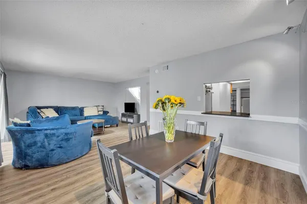 $279,900 | 5377 Vineland Road, Unit 1D, Orlando, FL 32811